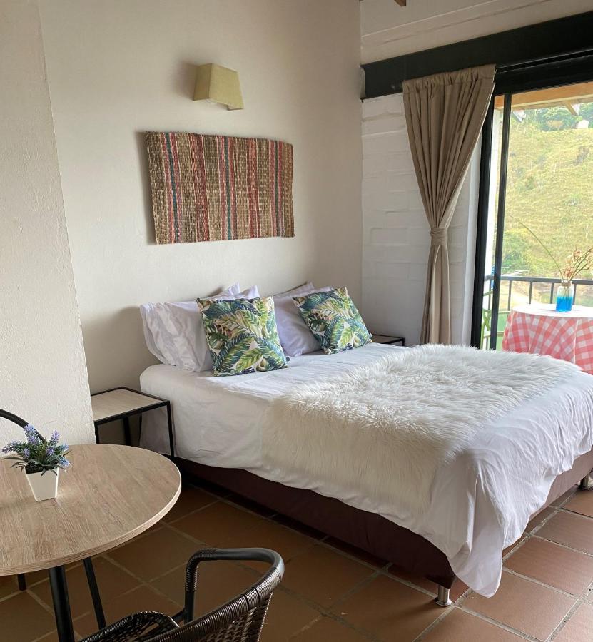 Ecolodge Bahia Del Penon Guatape Luaran gambar